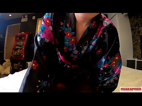 ❤️ Jong cosplay meisje houdt van seks tot orgasme met een squirt in een paardenvrouwtje en een blowjob. Aziatisch meisje met harig kutje en mooie tieten in traditioneel Japans kostuum in amateur video waarin masturbatie met neukspeeltjes wordt getoond. Sakura 3 OSAKAPORN. ❤❌ Just porno at us