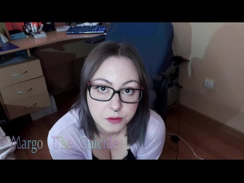 ❤️ Sexy meisje met bril zuigt Dildo diep op camera ❤❌ Just porno at us