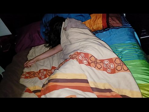 ❤️ Stiefzoon die zijn jonge stiefmoeder berispt terwijl ze slaapt. ❤❌ Just porno at us